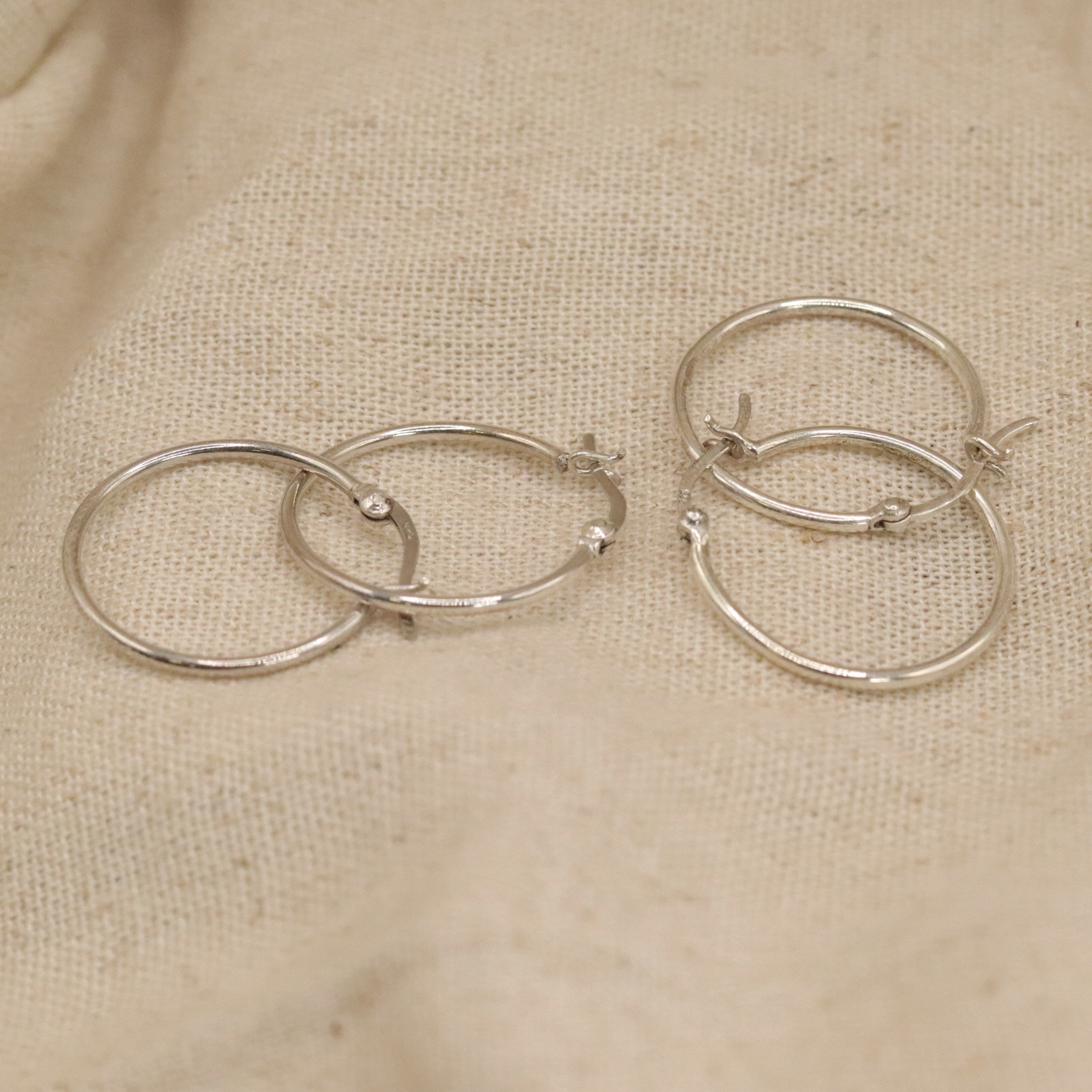 Petite Plain Hoops